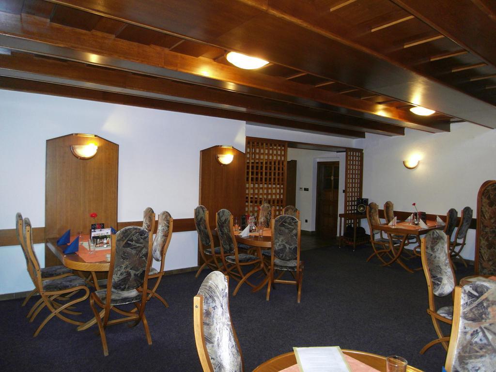 Penzion A Restaurace U Veterana Frenstat pod Radhostem Exterior photo