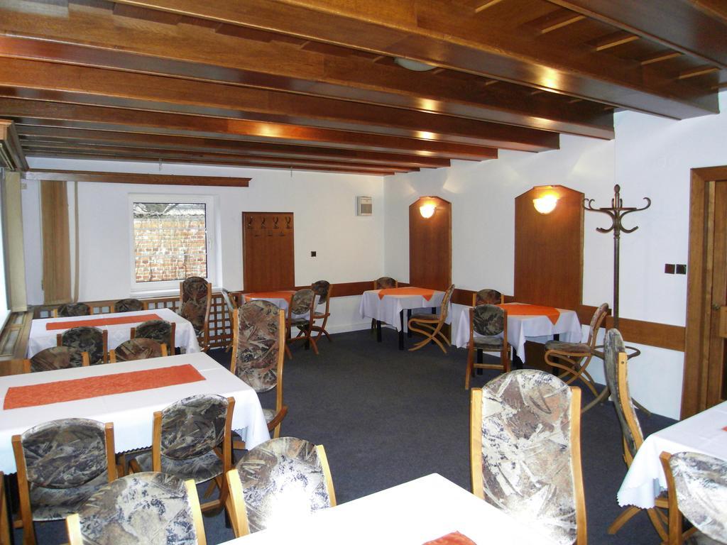 Penzion A Restaurace U Veterana Frenstat pod Radhostem Exterior photo
