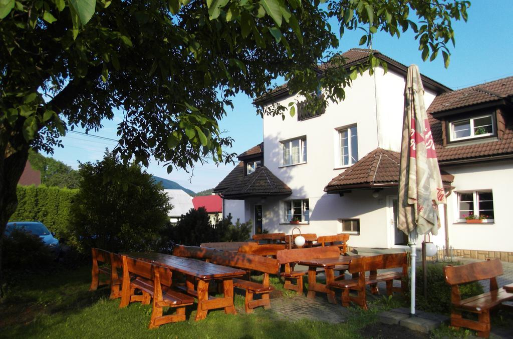 Penzion A Restaurace U Veterana Frenstat pod Radhostem Exterior photo